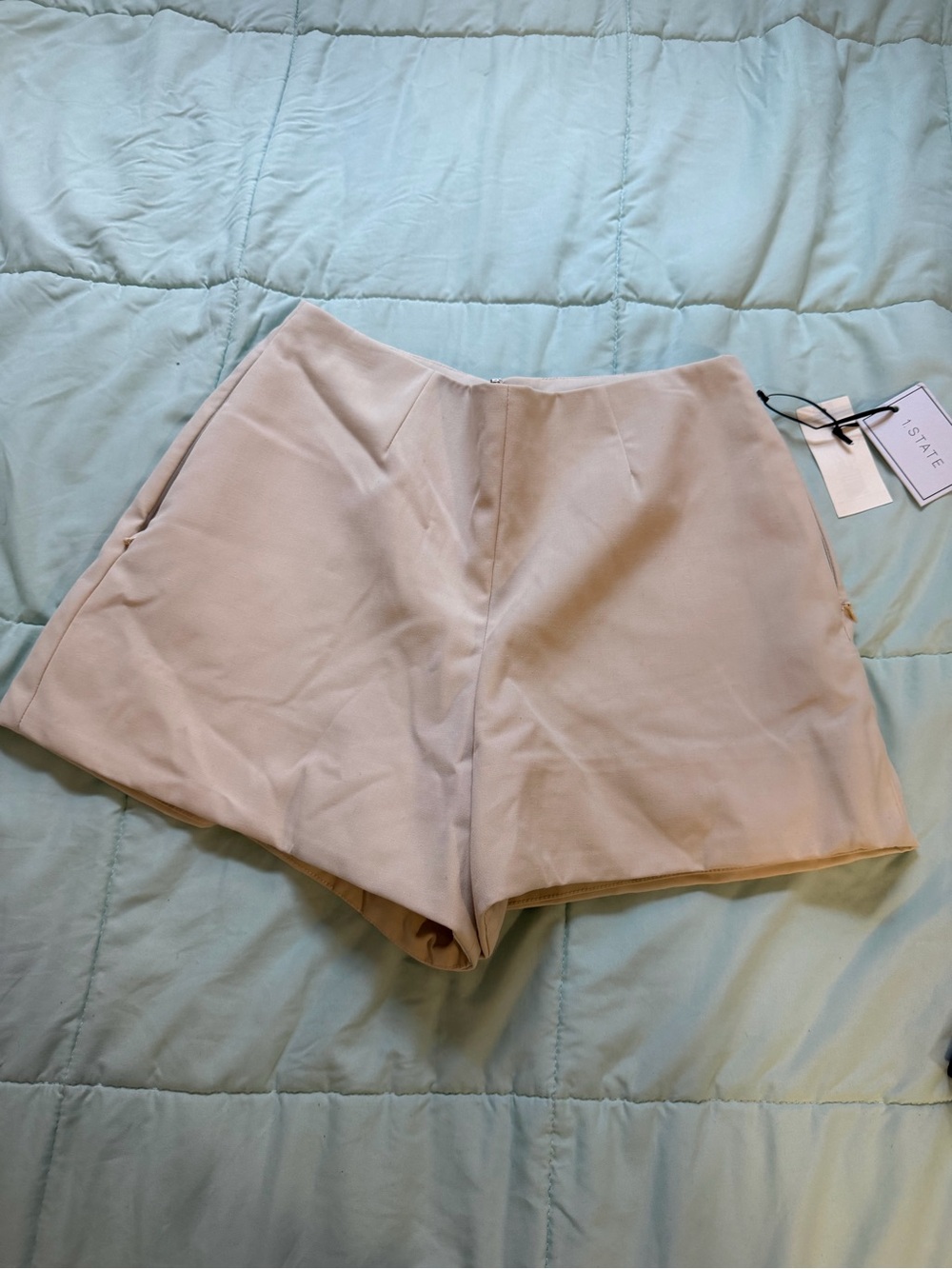 NWT 1.STATE High Waist Tailored Dress Shorts Beige Tan Neutral Pleated